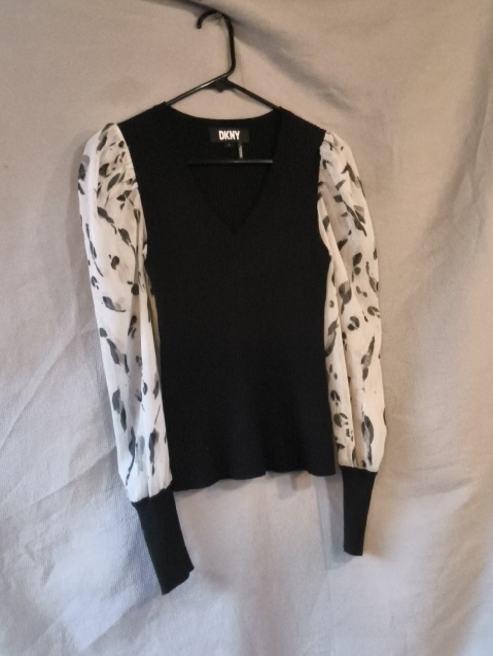 BlackRibbedV-NeckSheerFloralPuffSleevesEleganTChic,ShimmerDKNY S - Picture 2 of 6